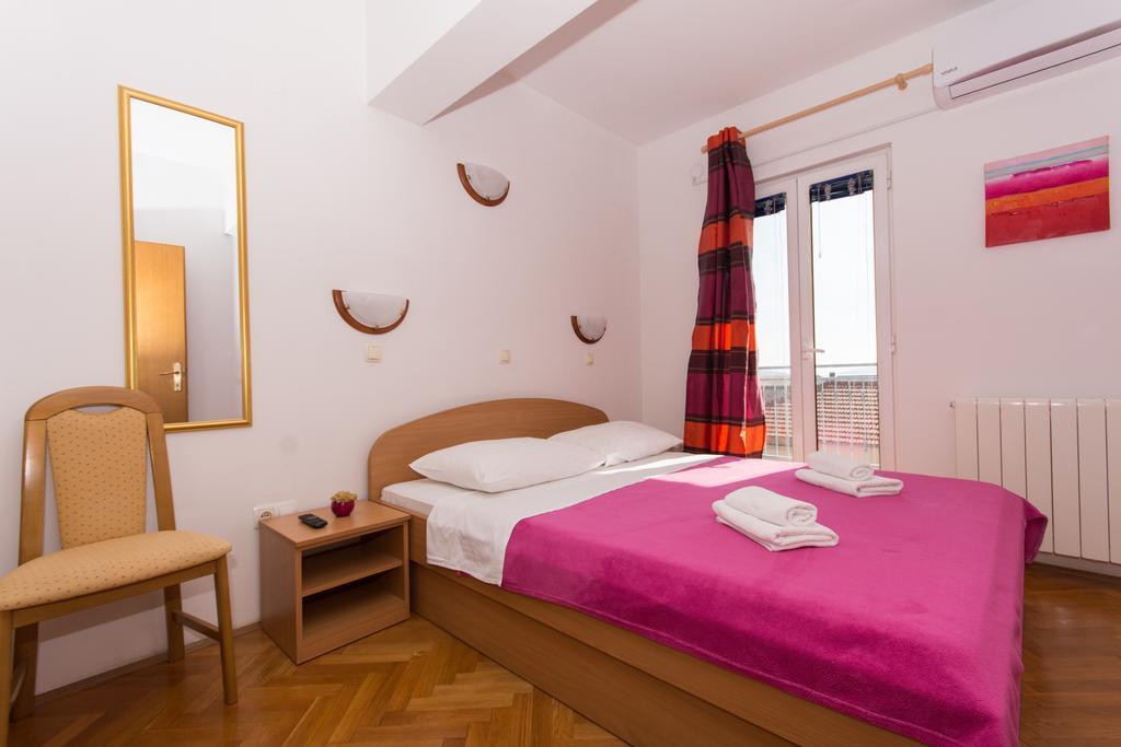 Guest House Mamut Kaštela Exterior foto